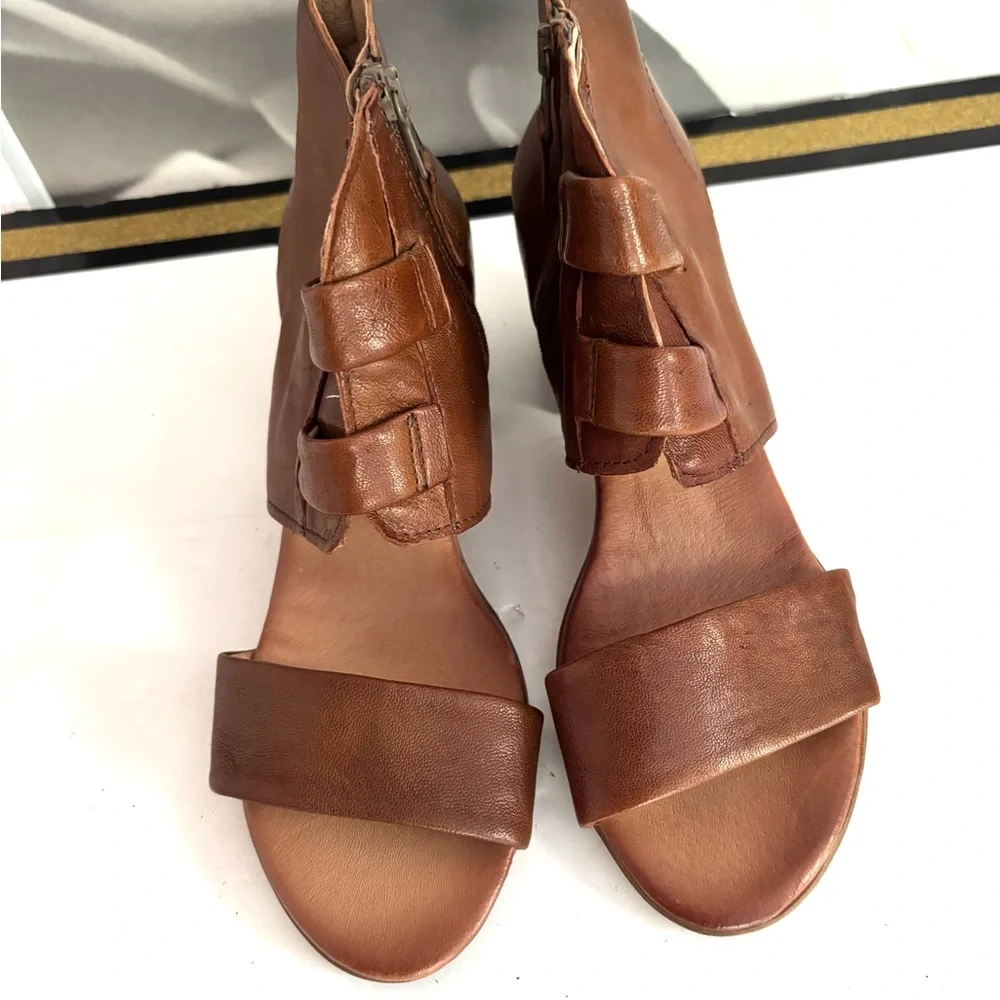 Miz Mooz brandy leather Azavea heeled sandals - Picture 4 of 14